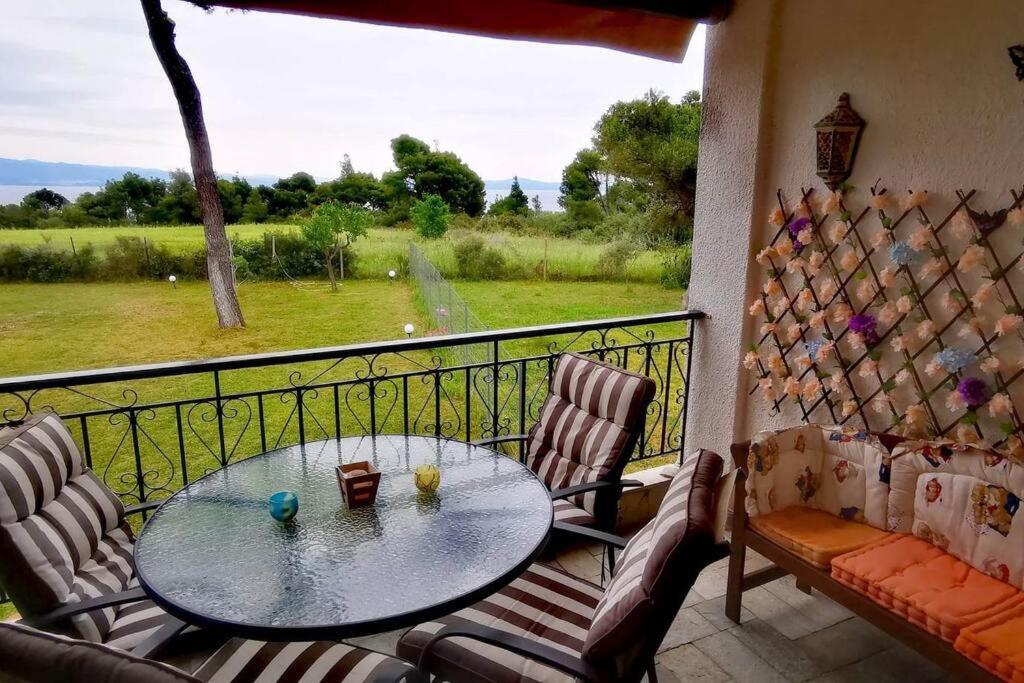 Golden Summer Apartment Néa Fókaia Екстериор снимка